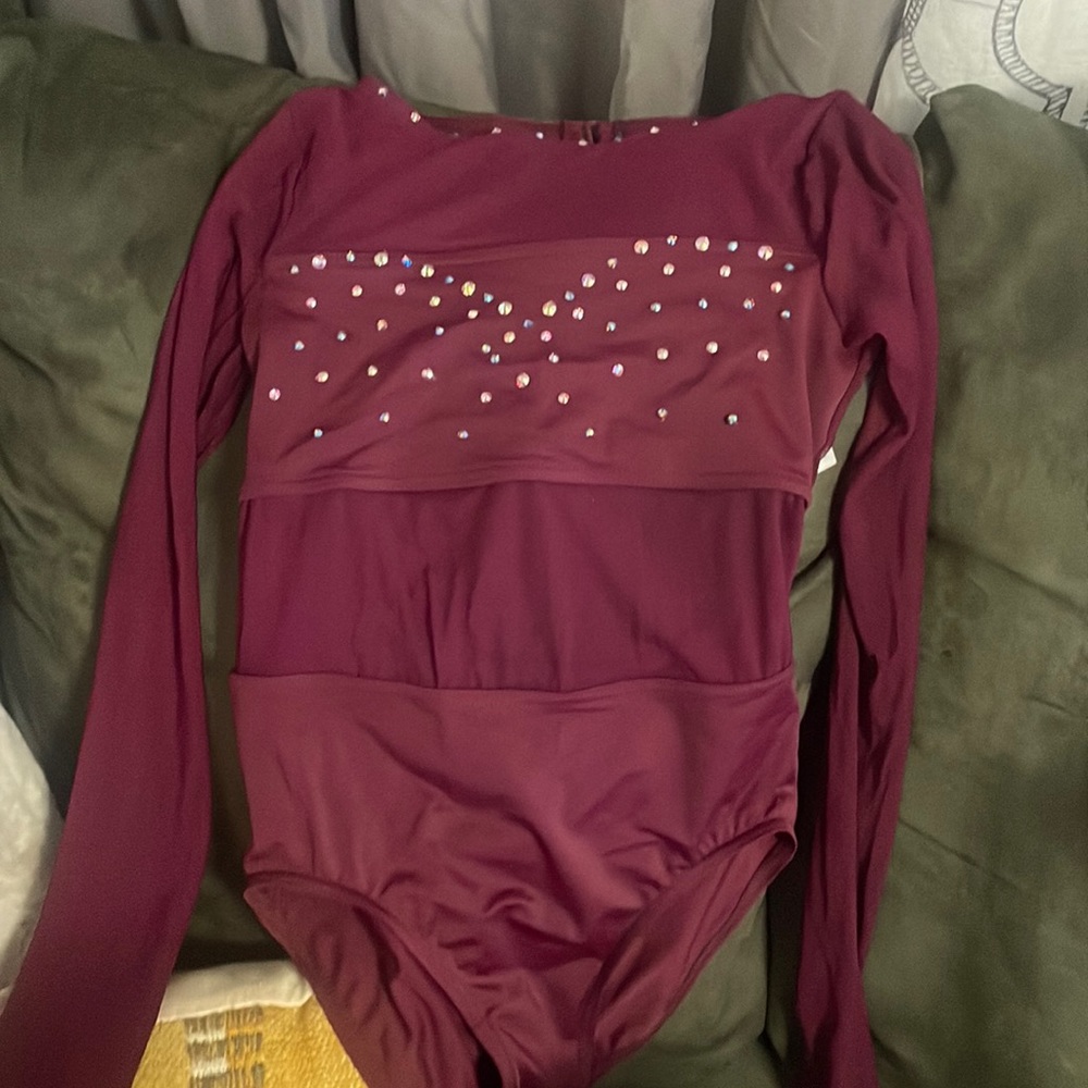 Contemporary leo
